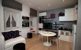 34 Forum Apartment